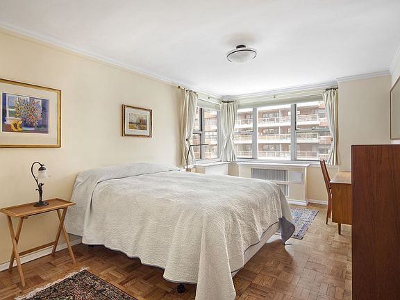 4th image of 1329 2nd Ave #8T