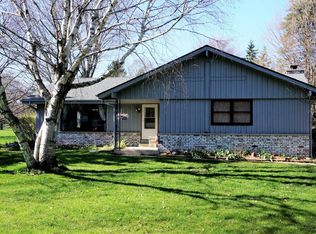 3375 S Ann Louise Dr, New Berlin, WI 53146