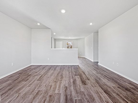 4th image of 5137 Yukon Dr