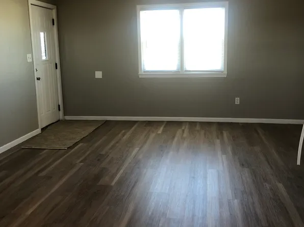 3320 N Lincoln Ave #7, York, NE 68467
