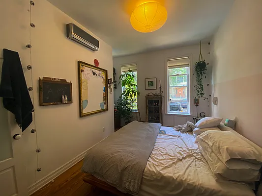 Rented by Sidewalk Realty LLC | media 19