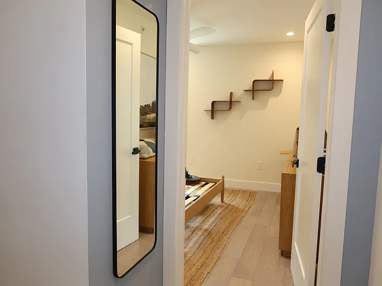 166 W Laurel St — Photo 18