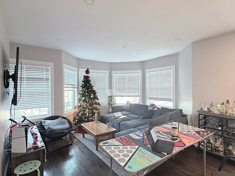 156 Hillside St #1 — Photo 4