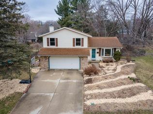 514 Muir Dr, Madison, WI 53704