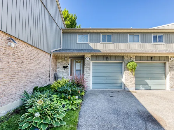 60 Hanson Rd #68, Mississauga, ON L5B 2P6