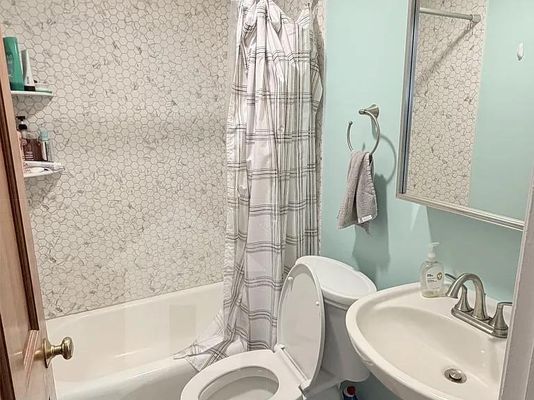 82 Munroe St #12 — Photo 15