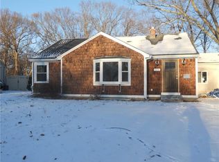 23 Sarah Teft Dr, Warwick, RI 02889