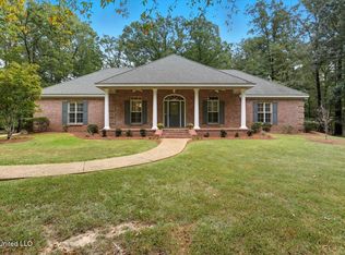 1060 Suzanna Dr, Raymond, MS 39154