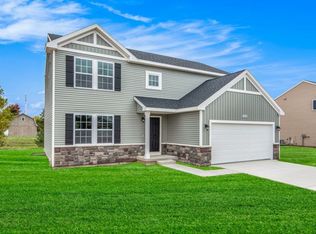 408 W Daybreak Dr, Lakeville, IN 46536