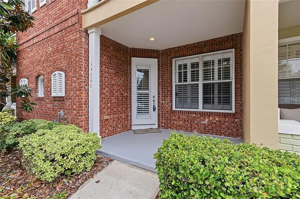 4 bed, 2.5 bath, 2204 sqft, $3,400 — Photo 2