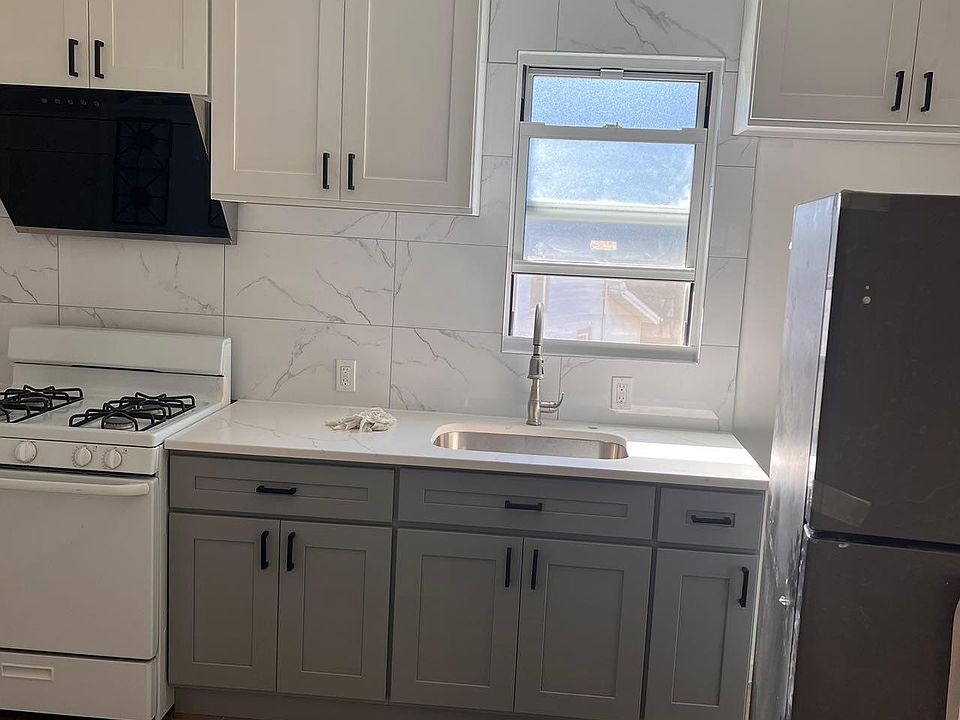 1st image of 27 Marx St
