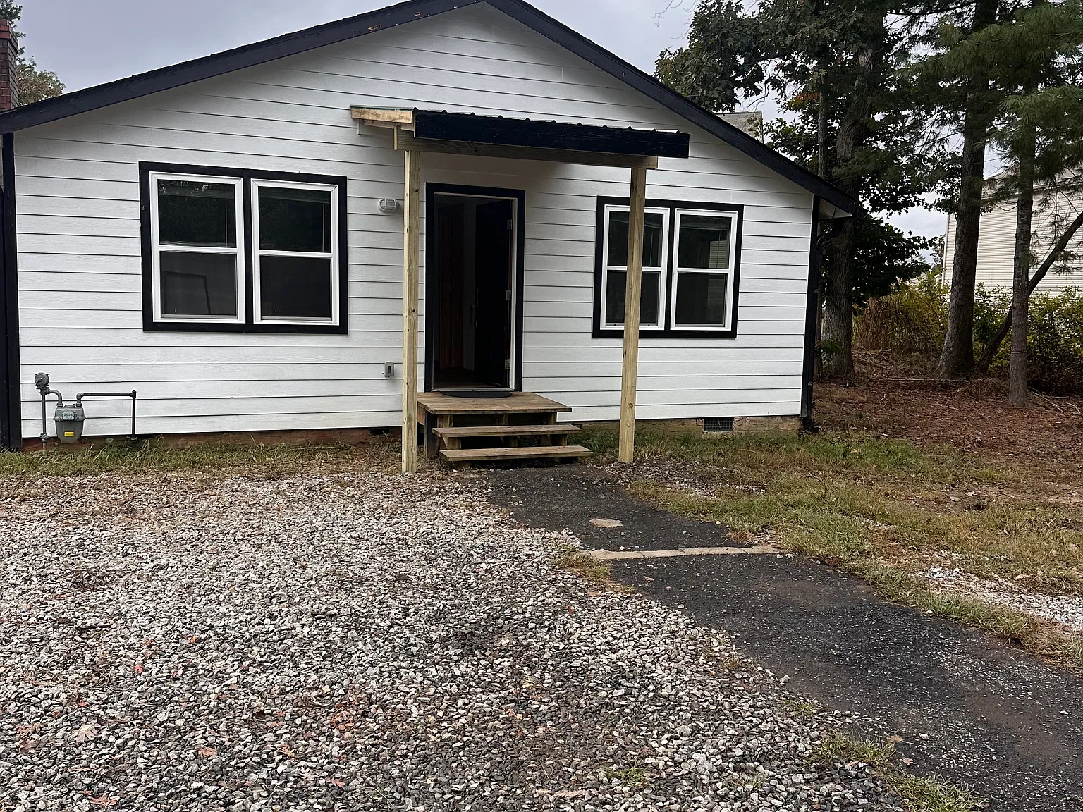 3 bed, 1.5 bath, 1100 sqft, $1,500 — Photo 2