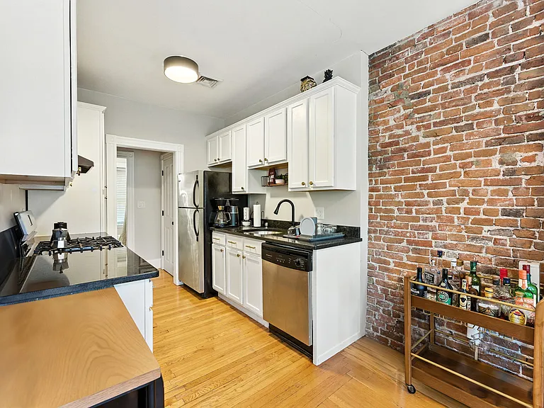 19 Medford St #2 — Photo 10