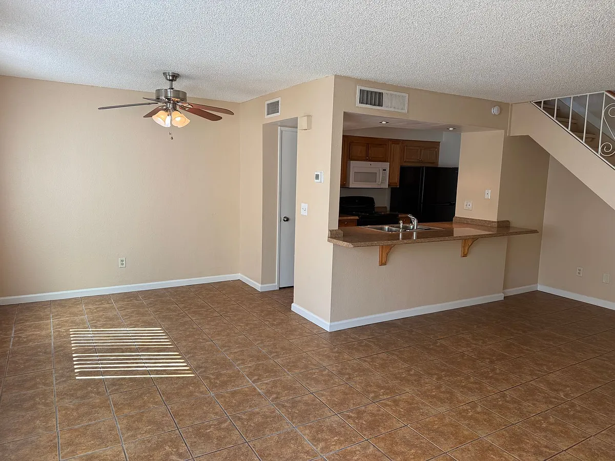 Building Photo - 6618 E Calle Alegria #B