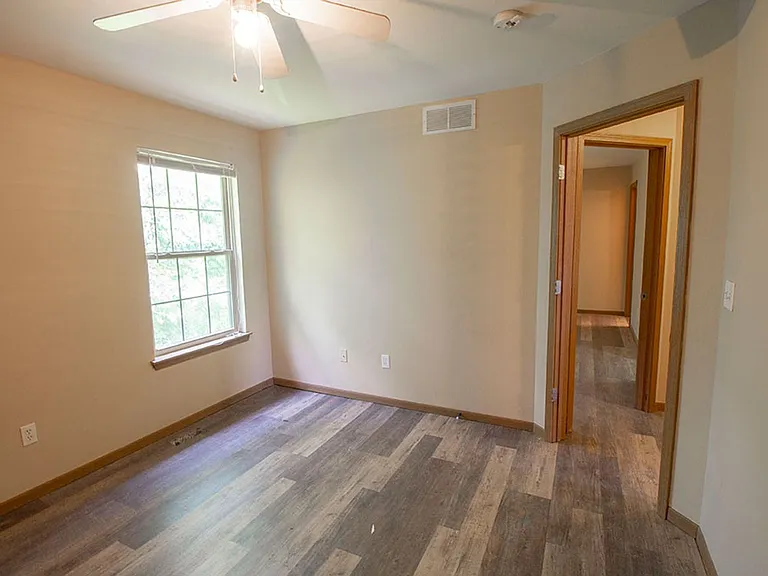 1503 Greensboro Dr — Photo 17