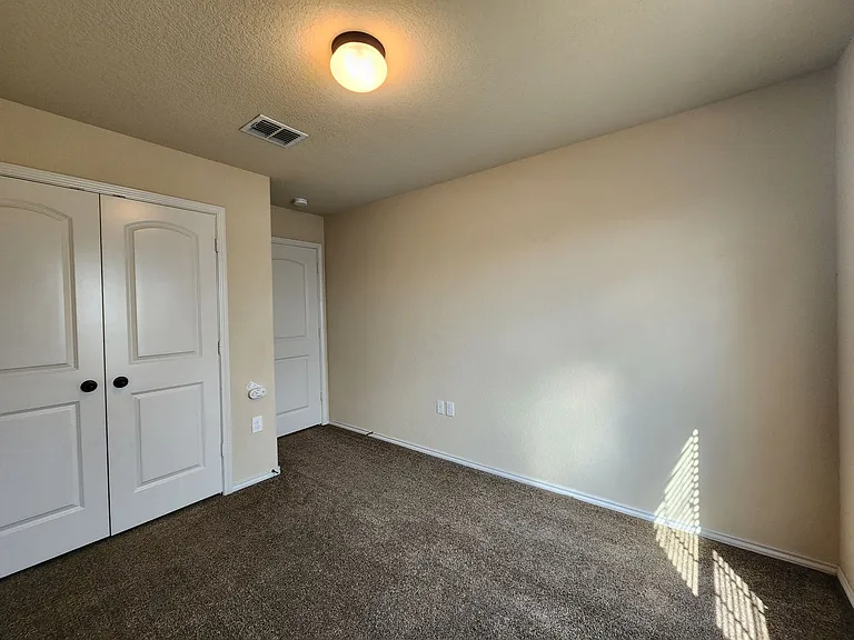 622 Creekside Cir — Photo 22