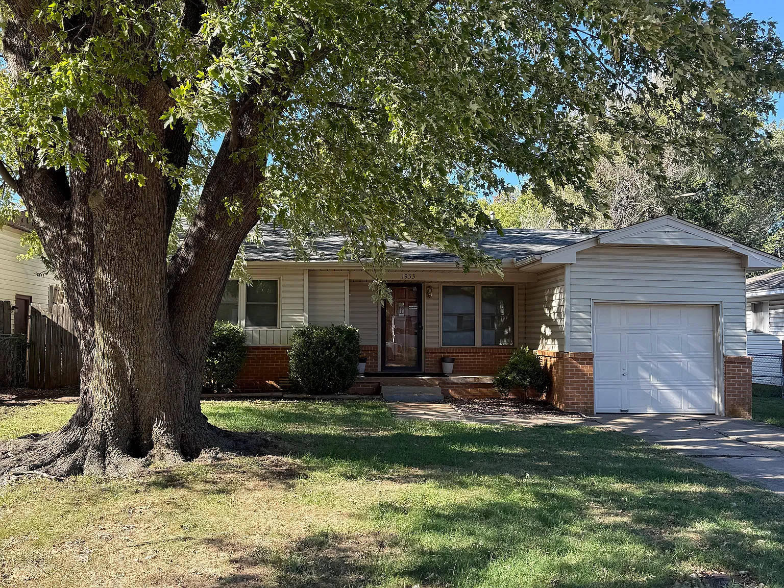 2 bed, 864 sqft, $978 — Photo 1