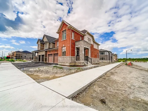 52 Father Muckle Ave, Georgina, ON L4P 0S9