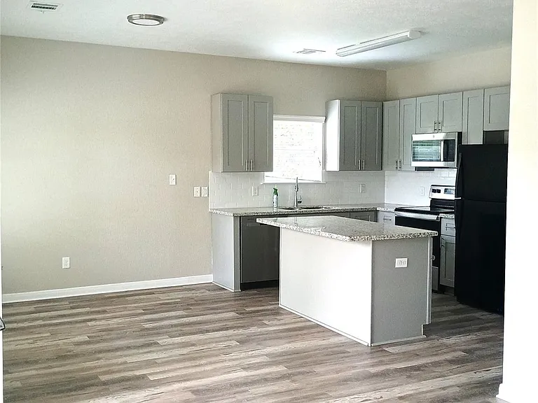 617 Edgar St #B — Photo 5