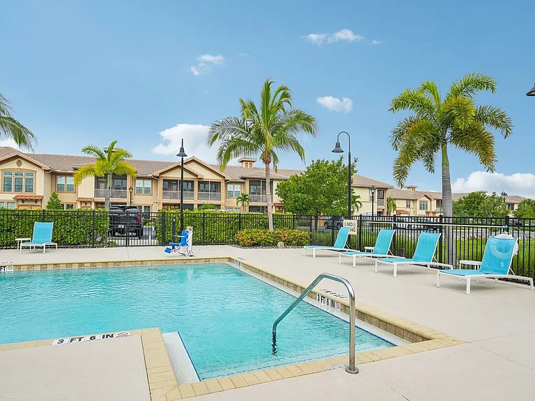 Springs at Gulf Coast — Photo 30