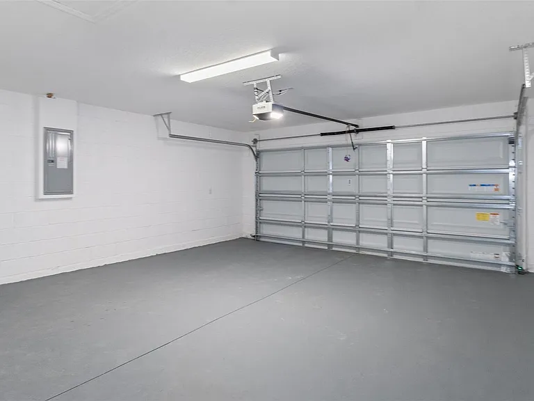 1768 E Bismark St — Photo 27