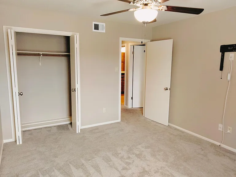 951 Sunmeadow Dr — Photo 15