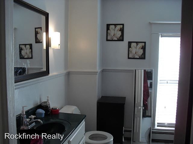 2nd image of 572 College Ave SE #2