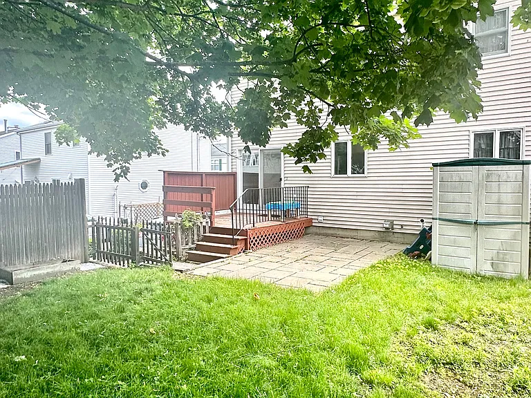 28 Evergreen Ave #28 — Photo 25