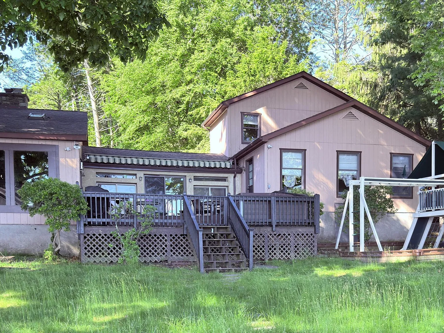 6 bed, 3.5 bath, 2062 sqft, $10,000 — Photo 1