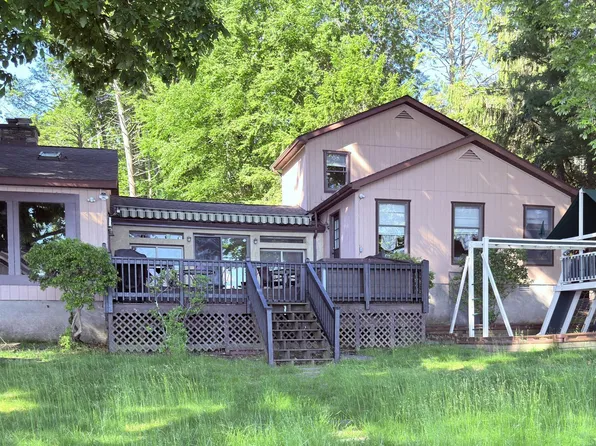 1259 Goose Pond Rd, Lake Ariel, PA 18436