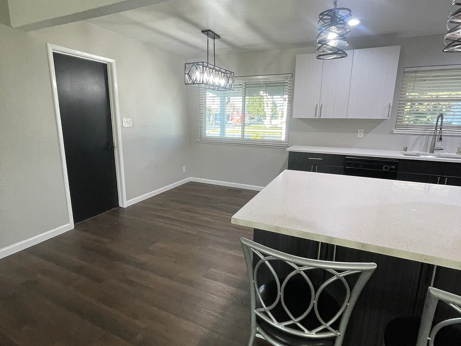 3 bed, 1446 sqft, $3,200 — Photo 4