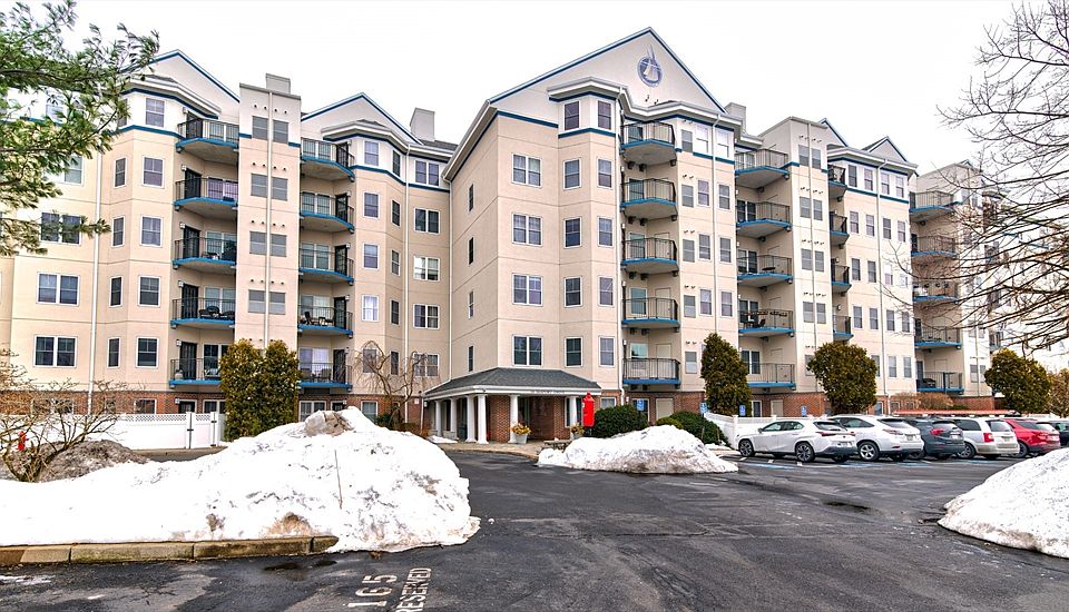 1st image of 10 Seaport Dr APT 2505