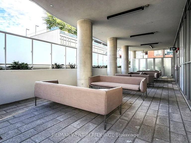 77 Mutual St #708 — Photo 35