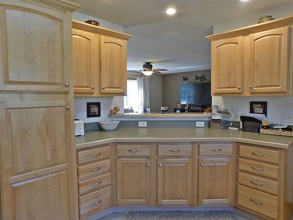 4th image of 8688 Cedar Creek Dr