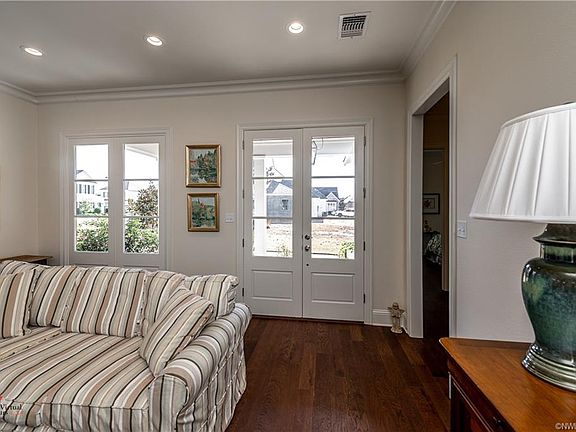 4th image of 2124 Bridgewater Ave