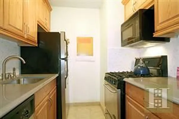 Rented by Douglas Elliman | media 4