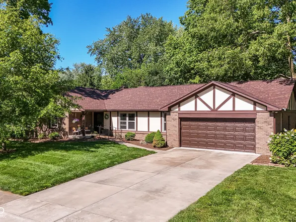 10188 E Lakeshore Dr, Carmel, IN 46033