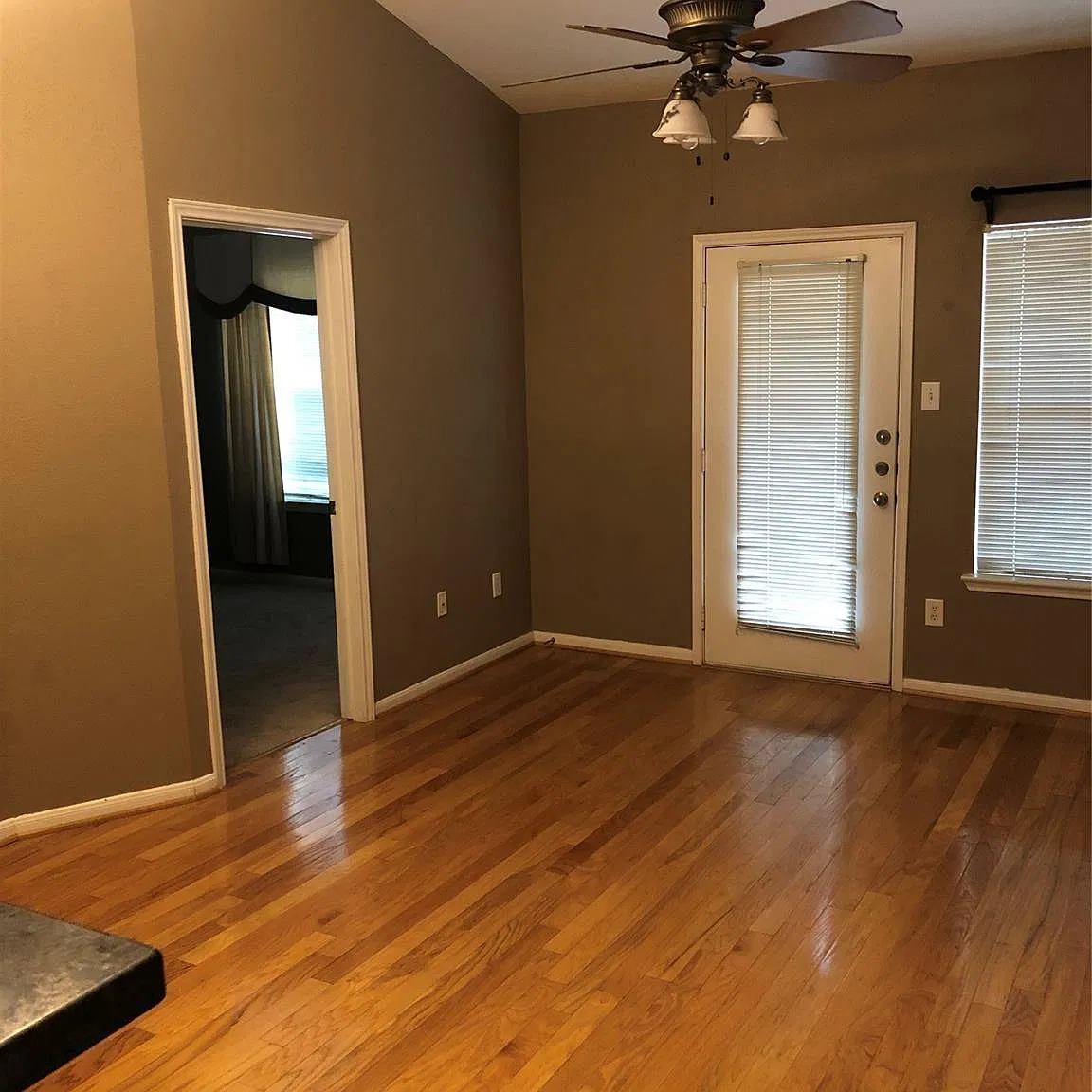 1 bed, 1.0 bath, 623 sqft, $1,250 — Photo 4