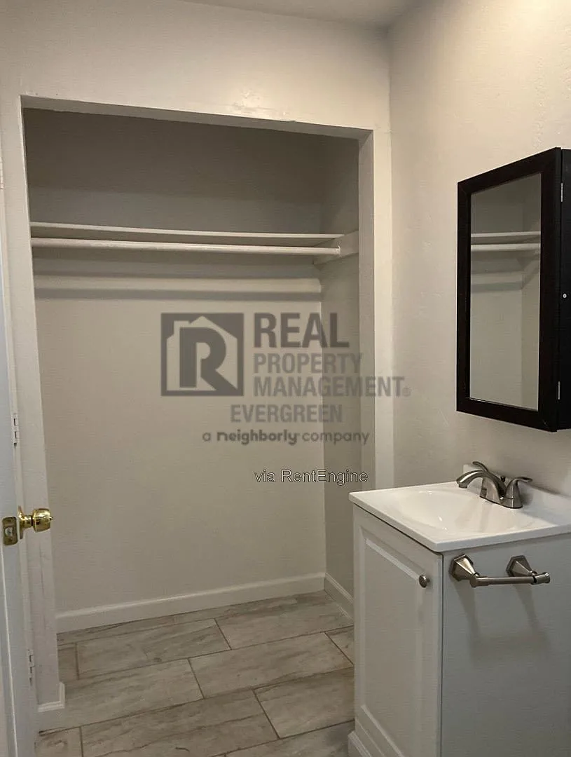 1 bed, 1.0 bath, $850 — Photo 3