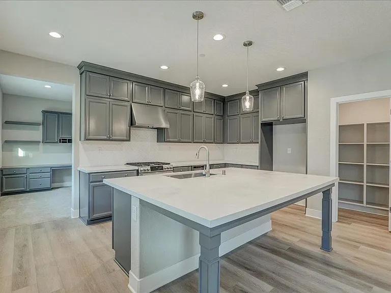 579 Honeysuckle Dr — Photo 12