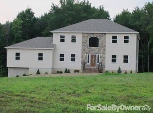 38 Drago Ln, Middletown, NY 10940