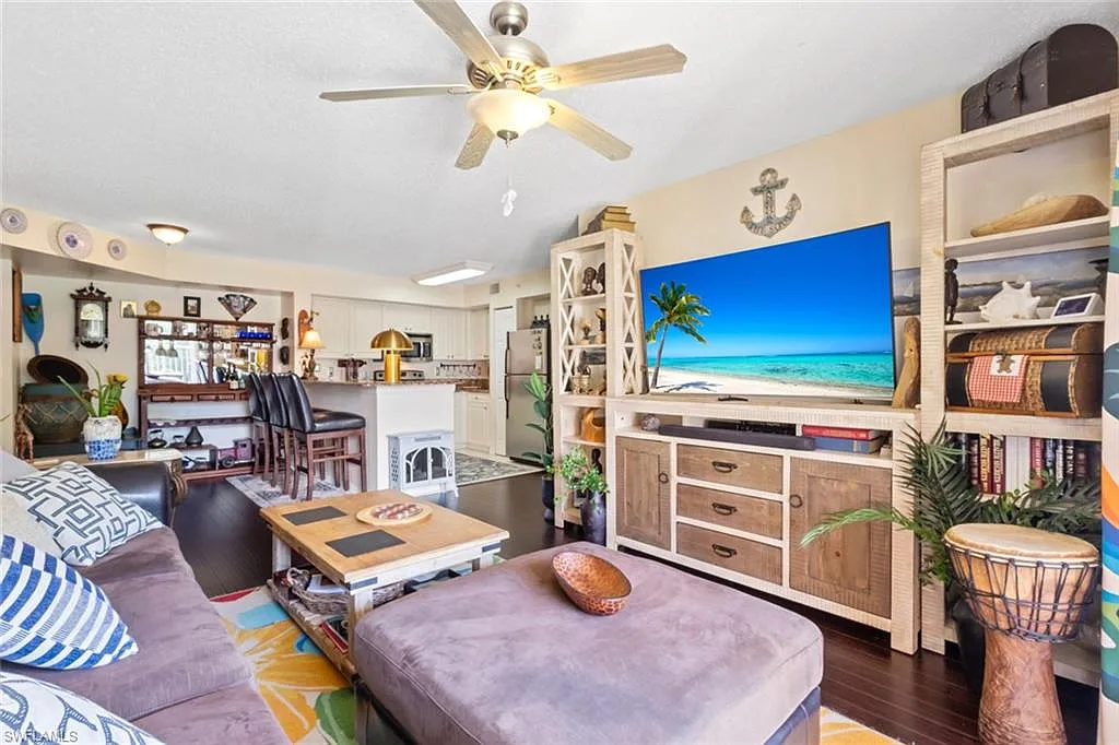 2 bed, 2.0 bath, 1042 sqft, $3,750 — Photo 4
