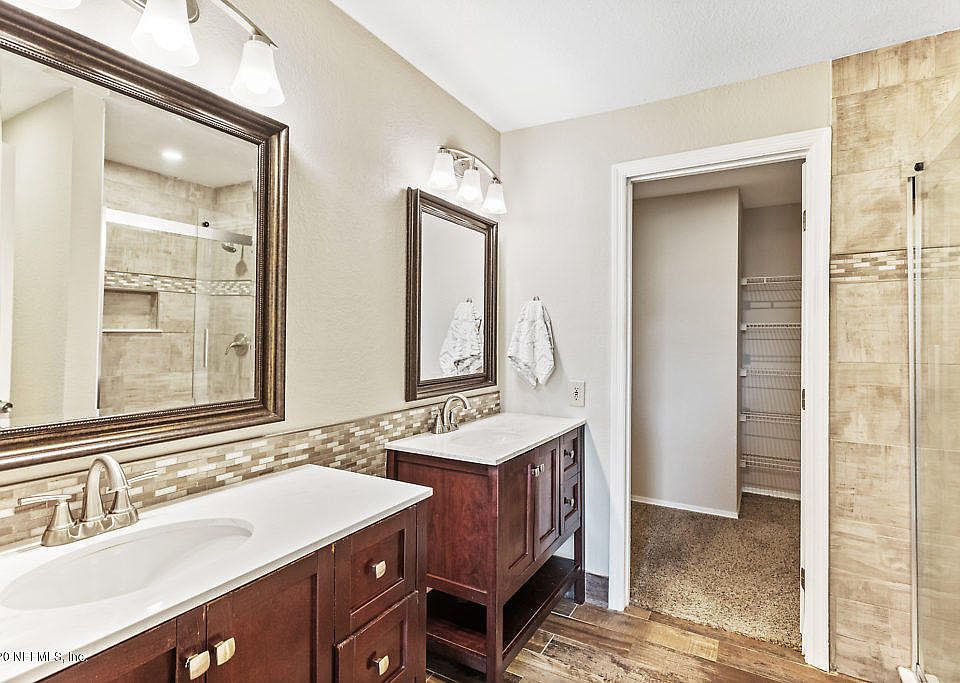 2nd image of 13810 SUTTON PARK Drive #921
