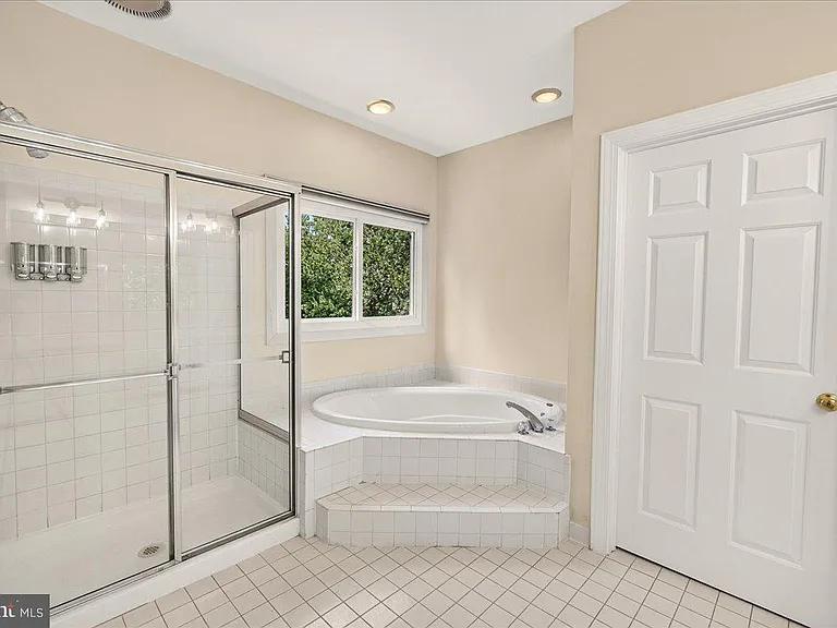 6430 Bellevue Pl — Photo 25
