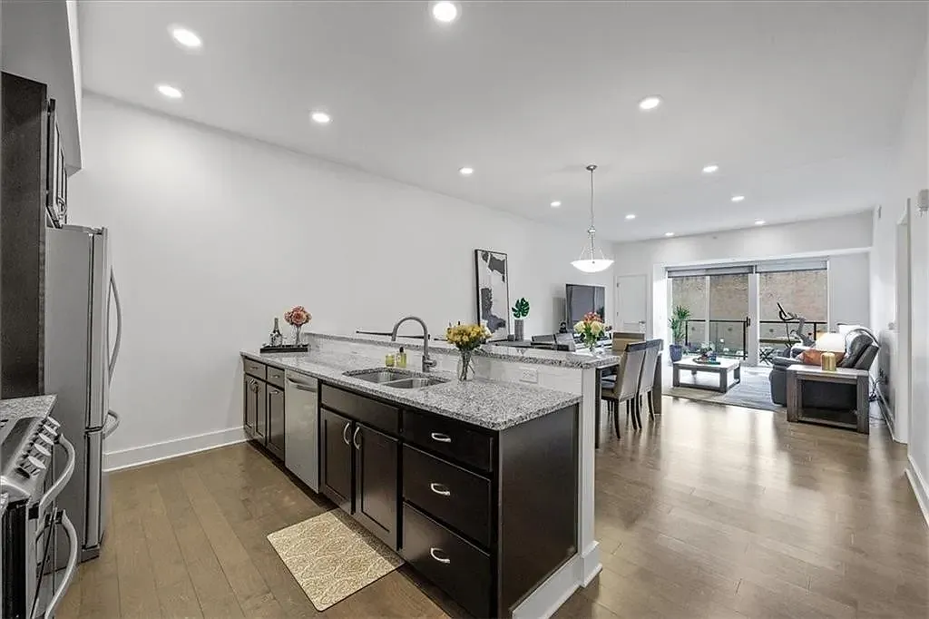 2 bed, 1445 sqft, $3,700 — Photo 3