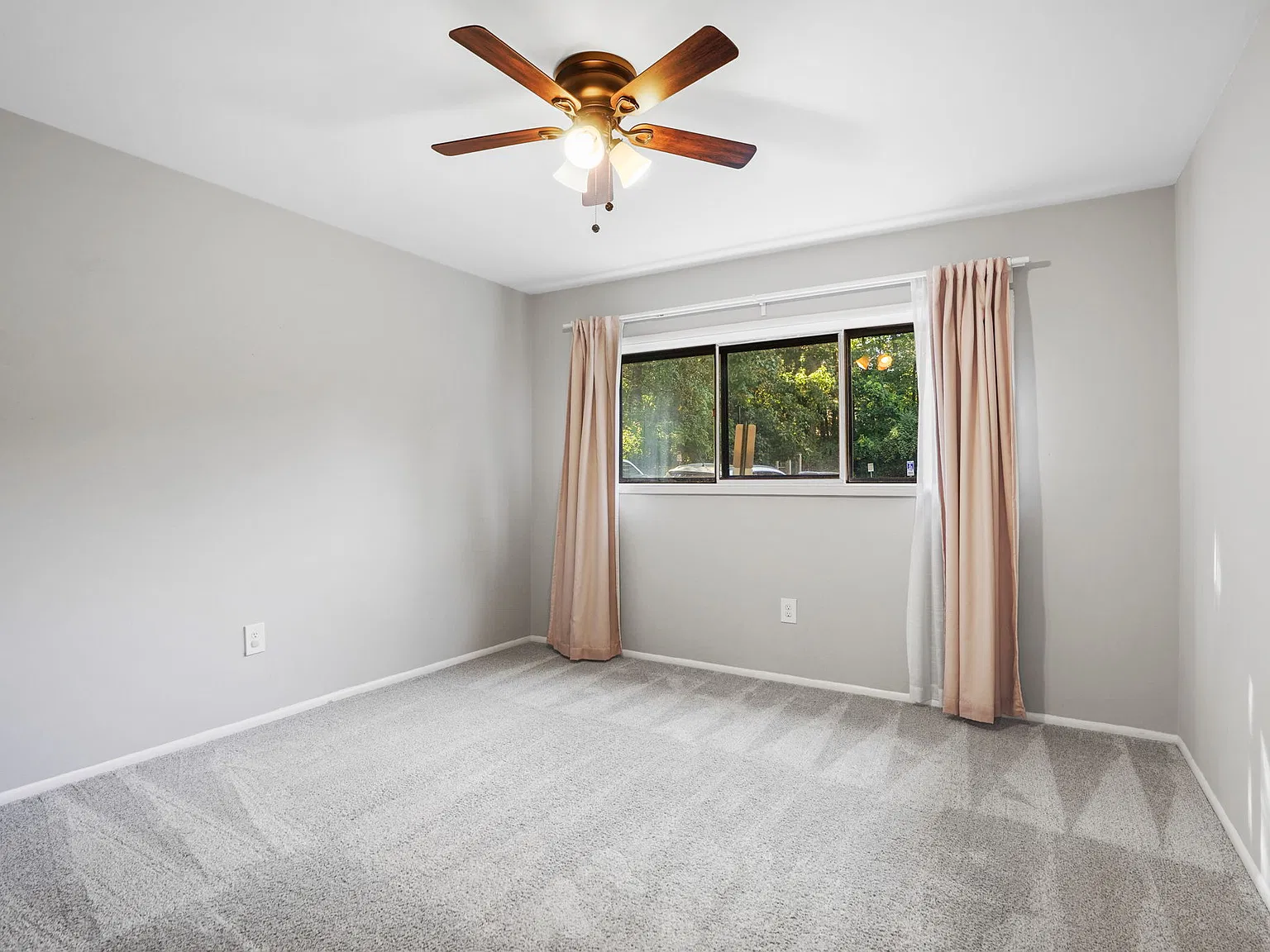 2 bed, 925 sqft, $2,700 — Photo 4