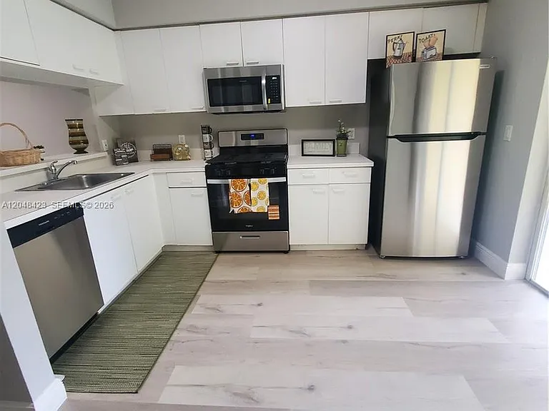 7858 Dixie Beach Cir #7858 — Photo 4
