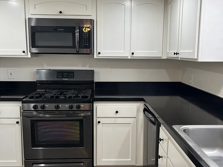 Franklin Townhomes — Photo 9