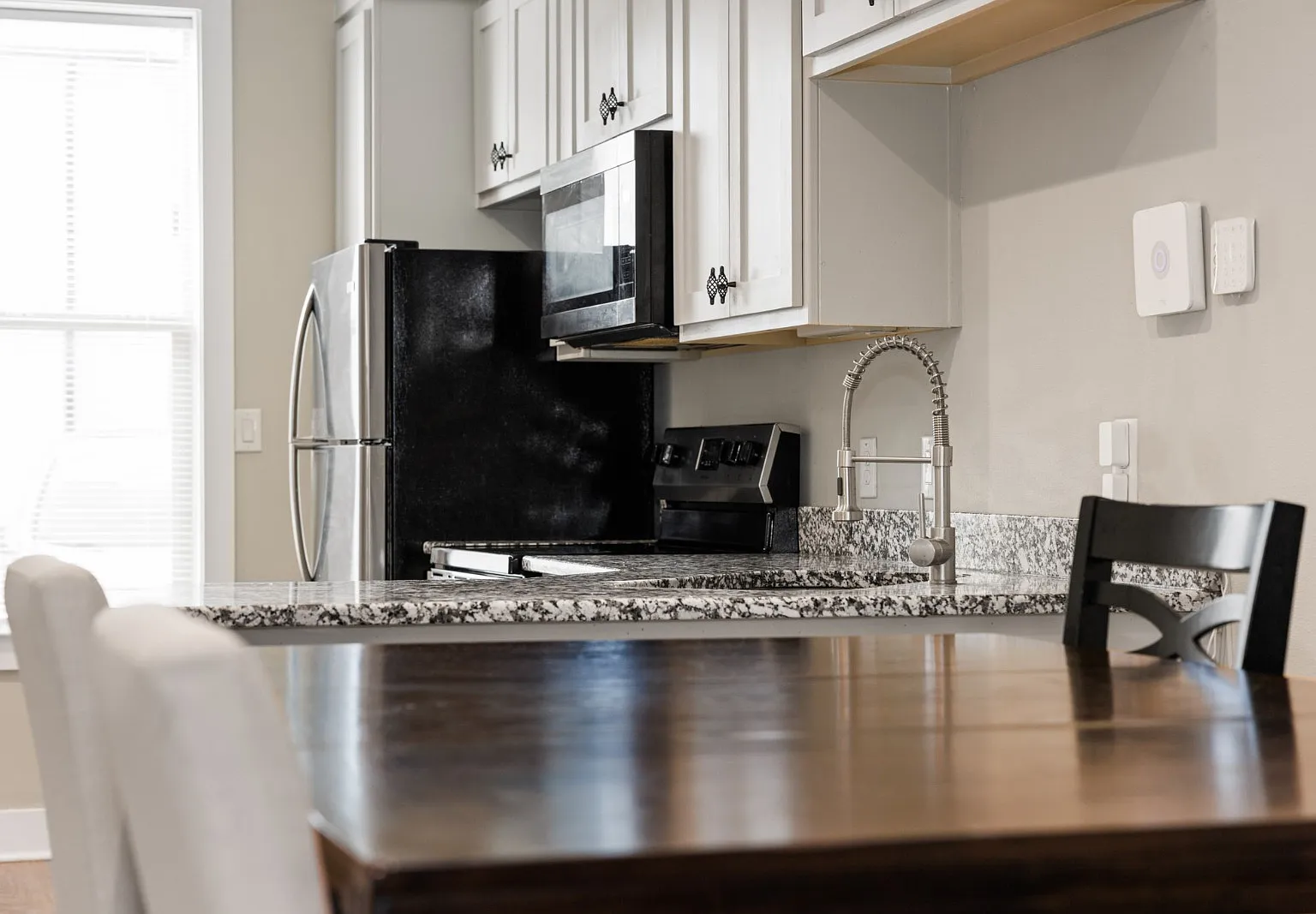 4 bed, 1450 sqft, $499 — Photo 2