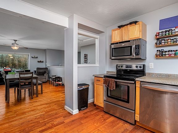 5th image of 277 Lovewell St